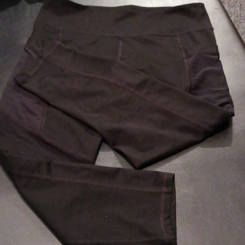 Fabletics fitted capris - Picture 4 of 5